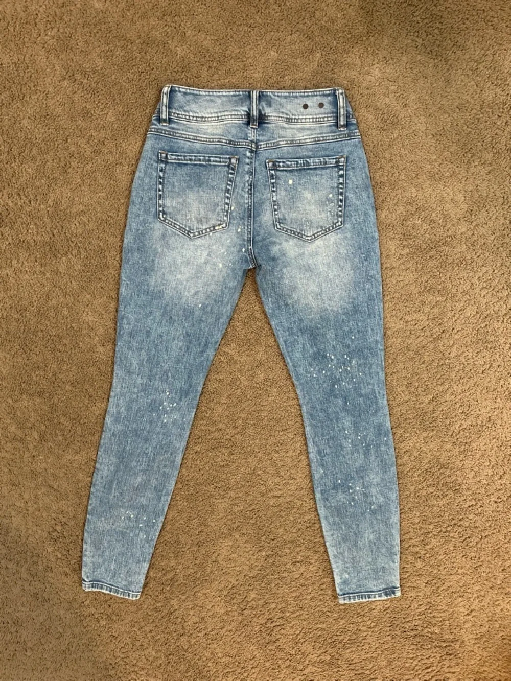 Cabi Distressed Skinny Jeans Size 2 Medium Wash Paint Splatter Denim